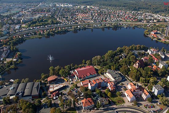 Ilawa, panorama na jezioro Maly Jeziorak. EU, PL, Warm-Maz. Lotnicze.